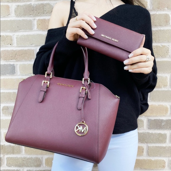 BUNDLE Michael Kors Large Satchel + wallet SALE‼️ - Picture 4 of 7